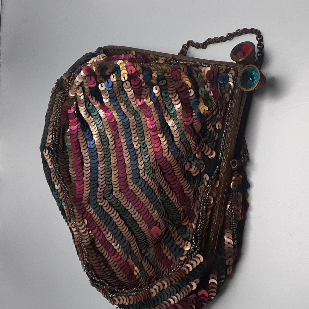Vintage colorful sequined purse. - Picture 2 of 7